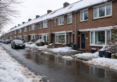 Schade door sneeuw, tips en informatie rondom verzekering - afbeelding gegenereerd met behulp van AI